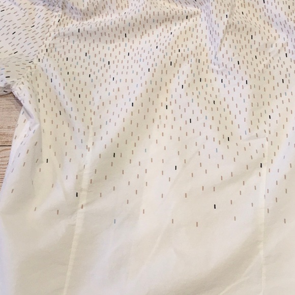 Men's size medium fun button-down short sleeve shirt. Lots of great detail EUC. - Picture 3 of 5